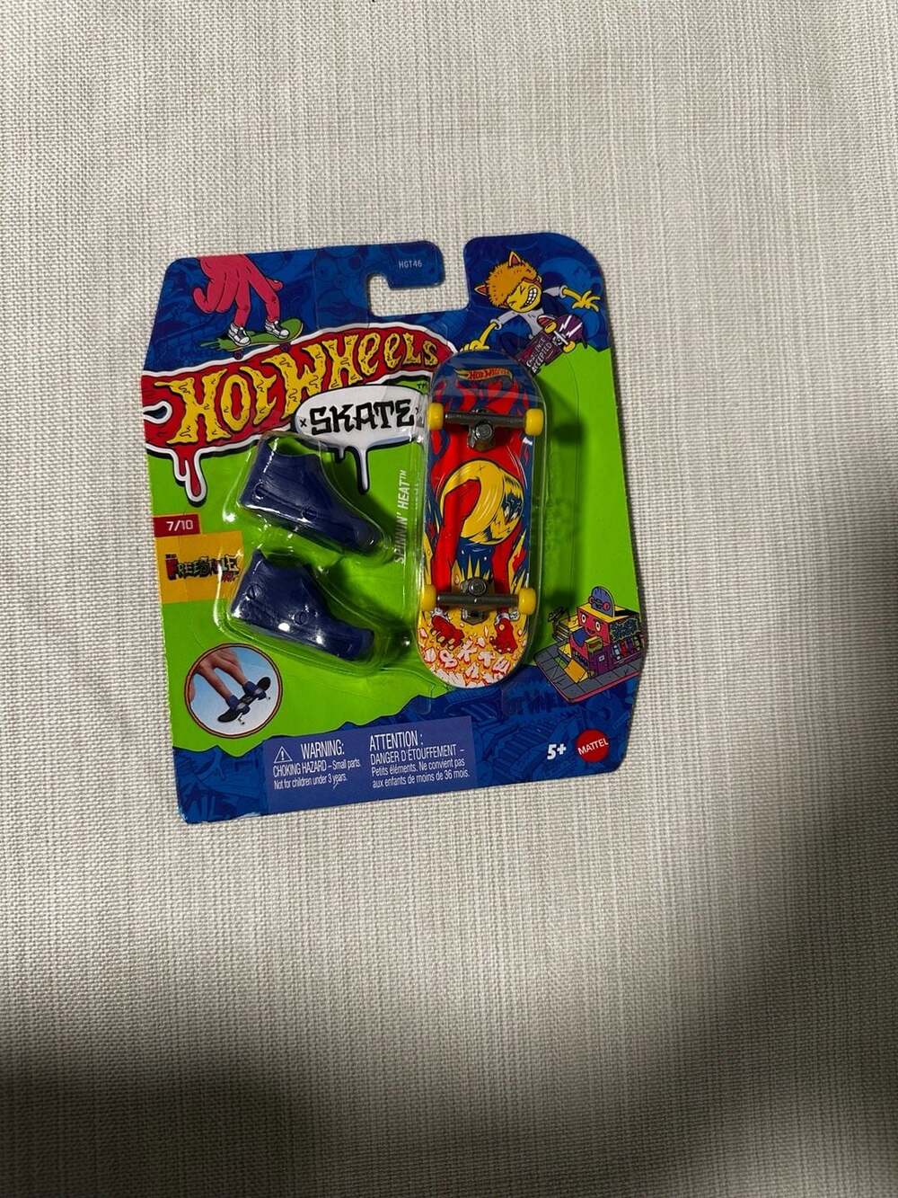 Hot Wheels Skate Spinnin' Heat Fingerboard with Skate Shoes 7/10